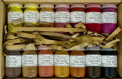 Bespoke natural pigment kit - kit, of